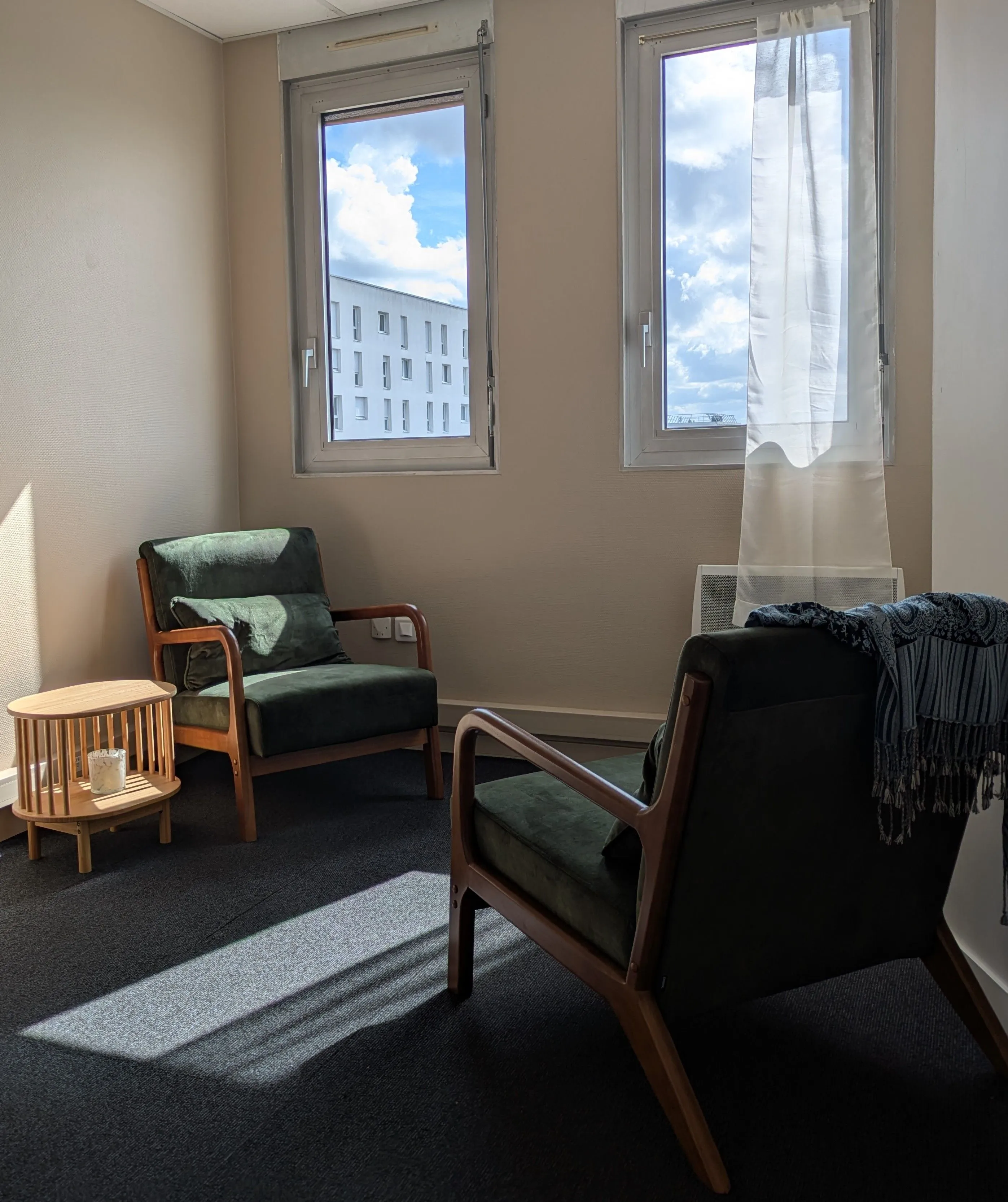 Cabinet de consultation d'Ophélia Paris, espace chaleureux et accueillant